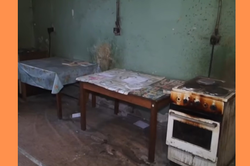 34 комнаты, крысы и плесень: как выглядит самая большая коммуналка в России
